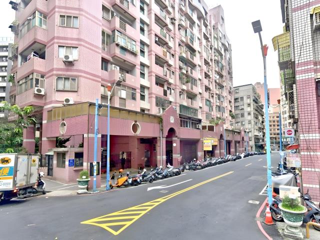 新北五股法拍大樓-4