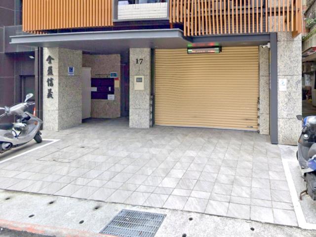 台北信義區大樓拍賣-4